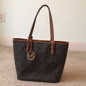 Micheal Kors Purse